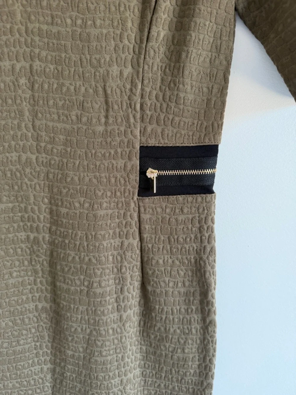 Dynamite Olive Textured Bodycon Dress | Zip Back | Short Sleeve | XS - Picture 4 of 4